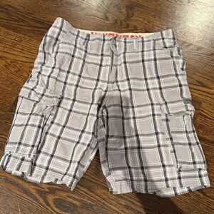 UNIONBAY Gray and White Plaid cargo Shorts size 34